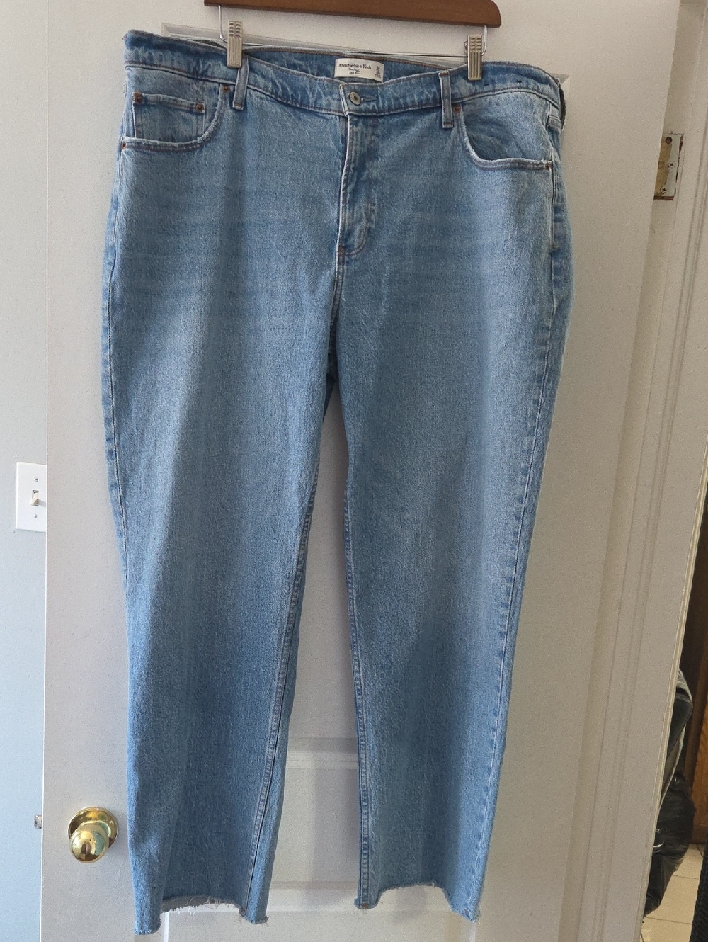 Abercrombie & Fitch Low-Rise Baggy Curve Love Jeans Size 34